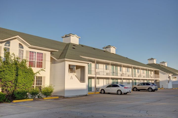 Hotel 2 of 50