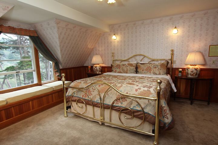 Room 33 of 73