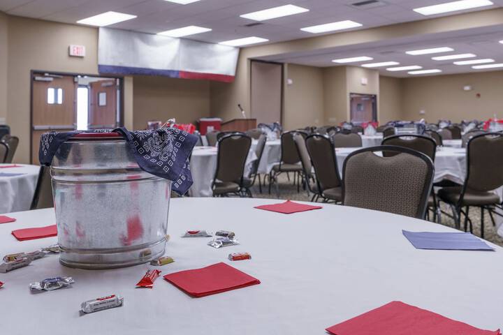 Ballroom/Hall 20 of 22