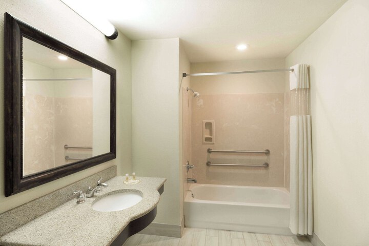 Room 20 of 26