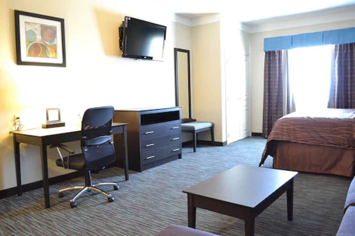 Room 10 of 46