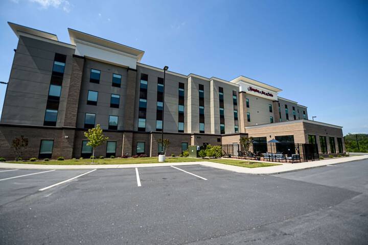 Hotel 3 of 68