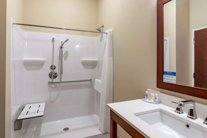 Room 7 of 27