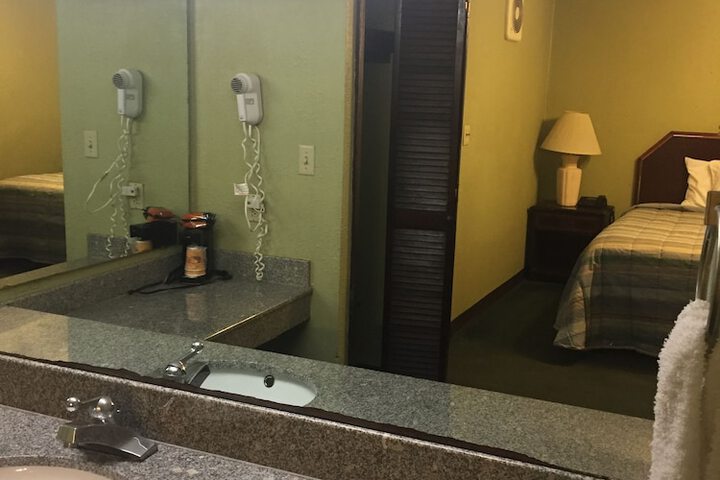 Room 25 of 35