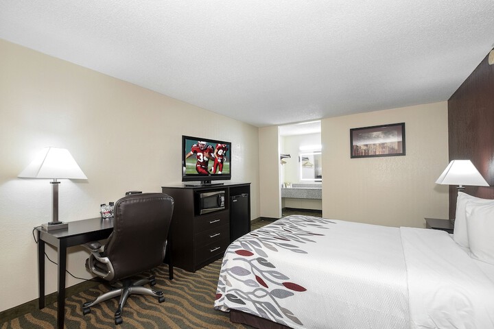Room 27 of 27