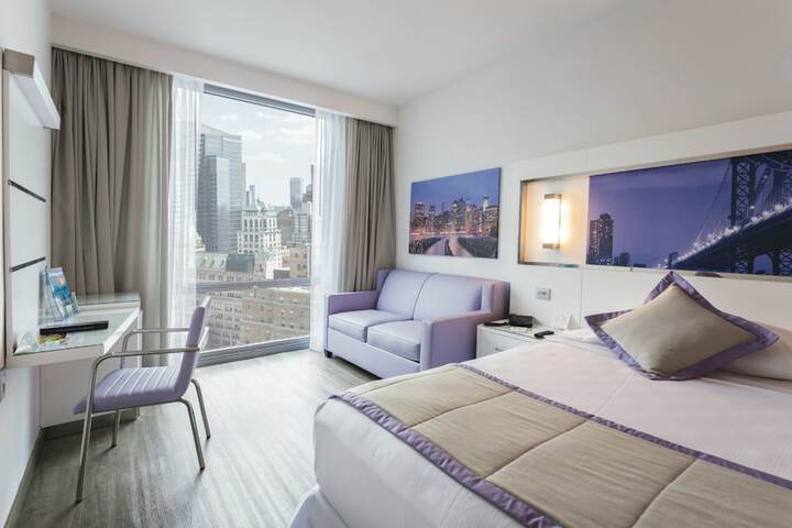 Room 43 of 108