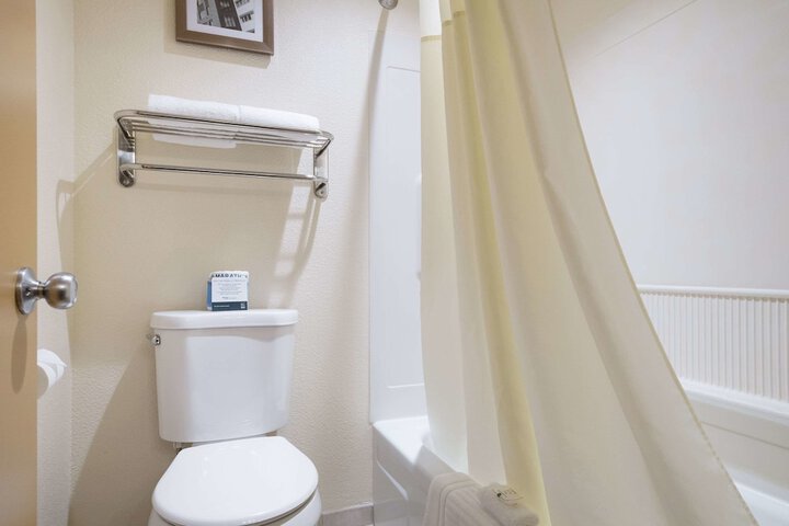 Quality Inn & Suites Silverdale Bangor - Keyport