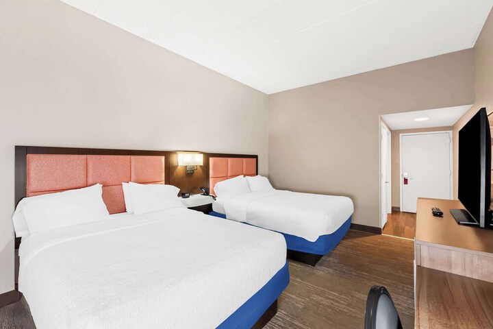 Hampton Inn Pennsville