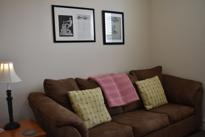 Hermann Crown Suites