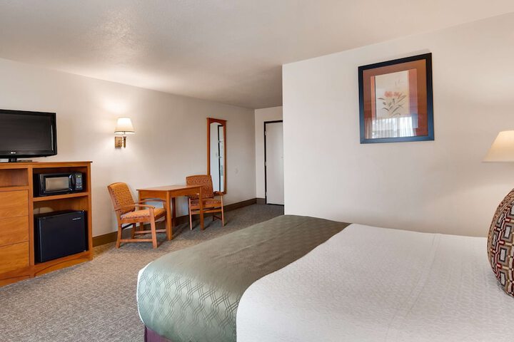 Room 10 of 24