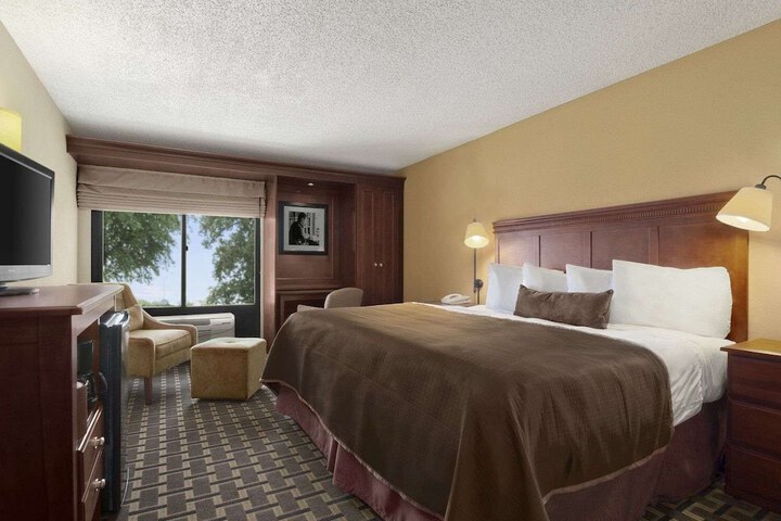 Room 20 of 28