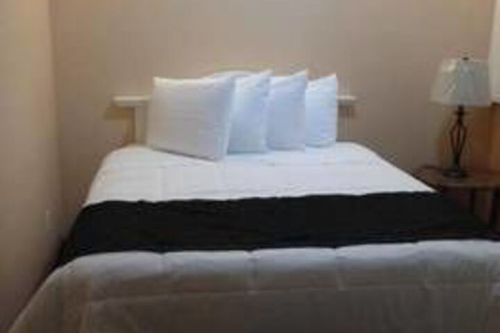Orca Inn Suites