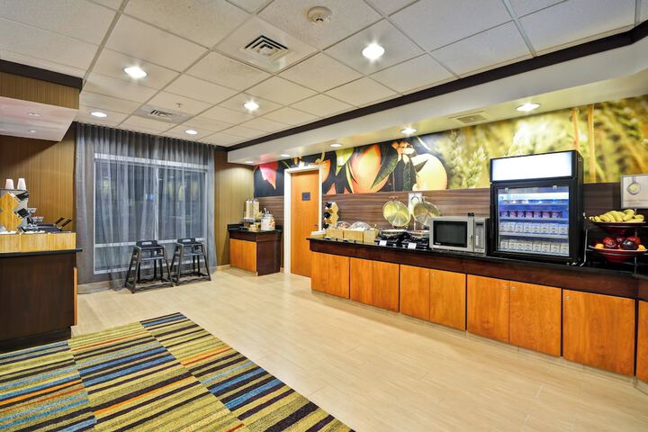 Fairfield Inn & Suites by Marriott Tampa Fairgrounds / Casino