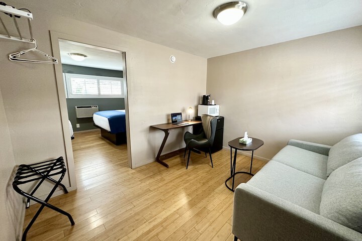Room 15 of 20