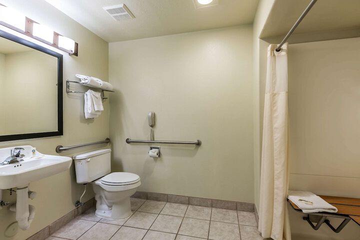 Room 21 of 35