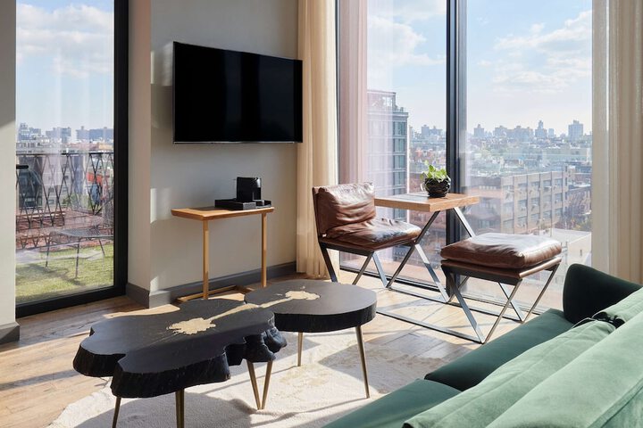 Room 42 of 132