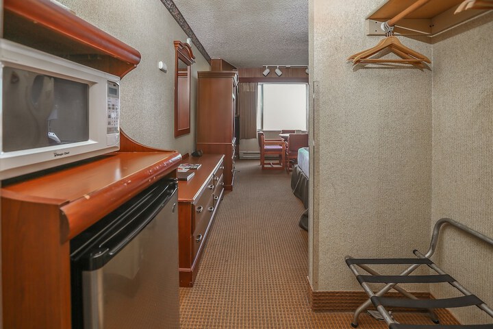 Room 26 of 76