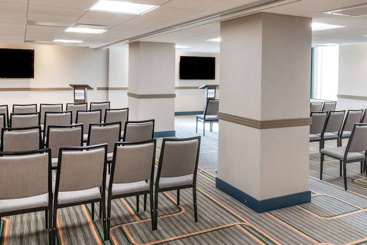 Hilton Garden Inn Flint Downtown