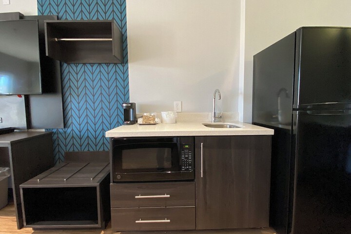 Studio 6 Suites – Stockton CA – Waterfront