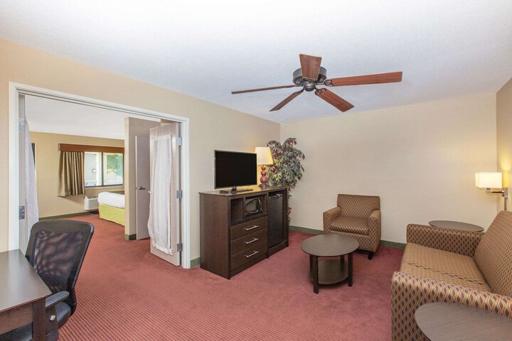 Room 30 of 43