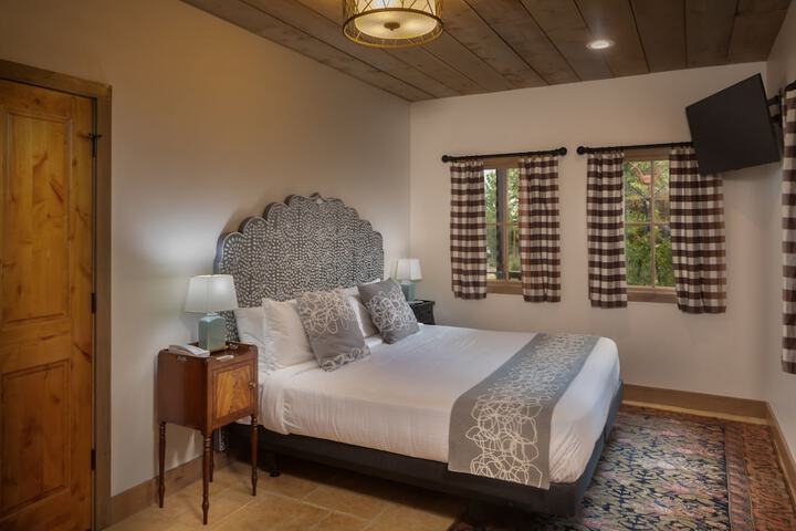 Room 47 of 109