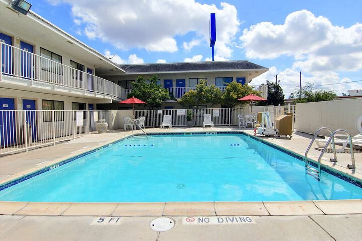 Pool 11 of 51