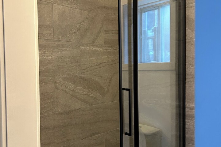 Room 8 of 16