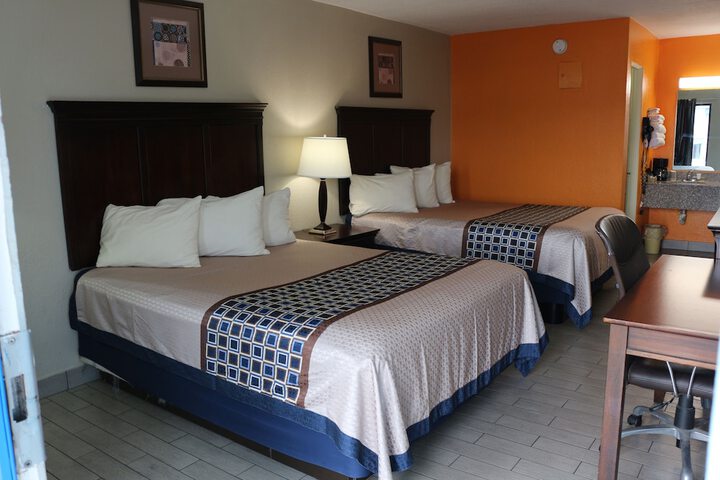 Room 16 of 25
