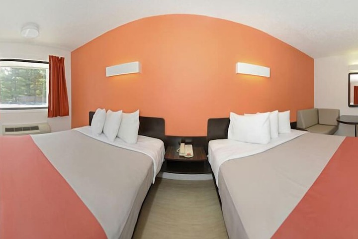 Room 27 of 49