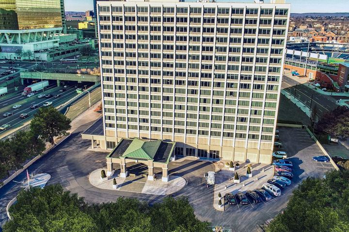 Landing in Downtown Hartford Near Dunkin Park