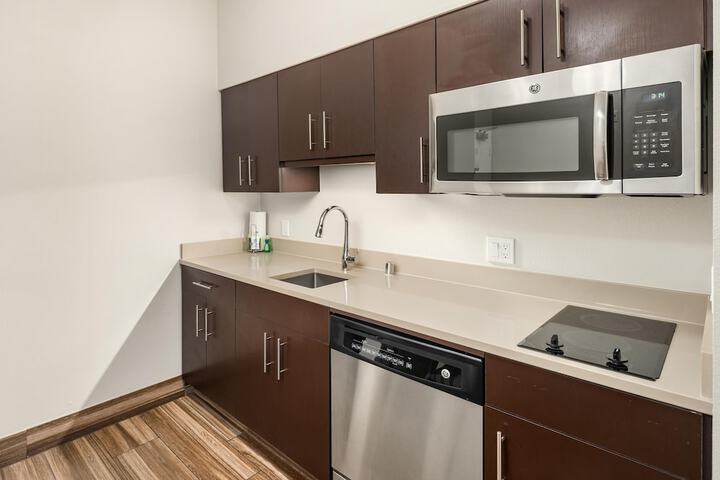 Hampton Inn & Suites Seattle-North / Lynnwood