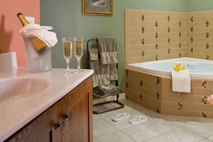 B. F. Hiestand House Bed & Breakfast