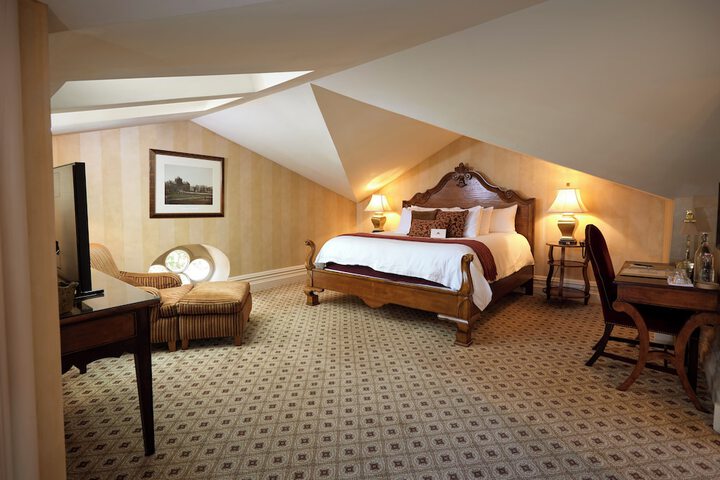 Room 16 of 37