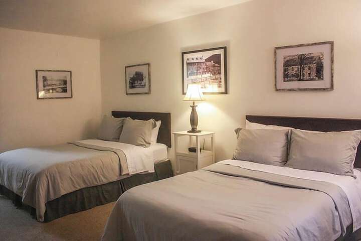 Room 6 of 16