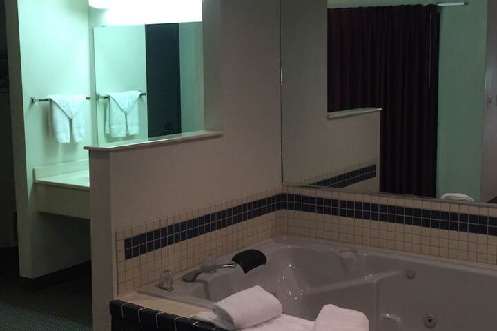 Room 16 of 34