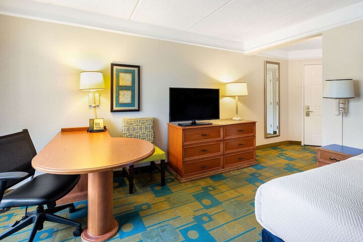 Room 14 of 30