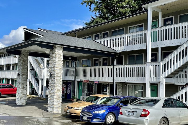 Basecamp Puyallup a Travelodge by Wyndham