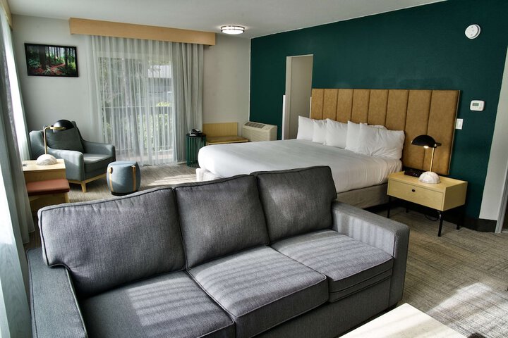 Room 51 of 92