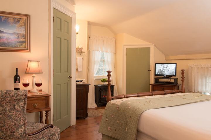 Room 73 of 124