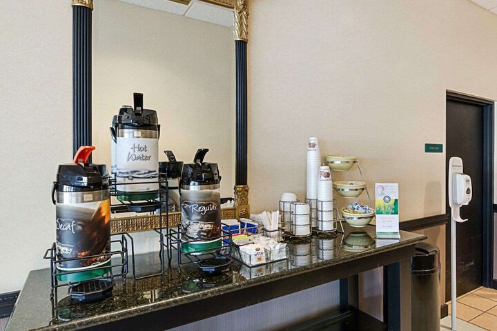 Breakfast/Coffee Service 23 of 24