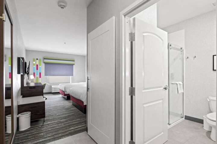 Room 16 of 38