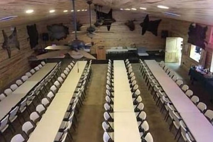 Ballroom/Hall 82 of 188