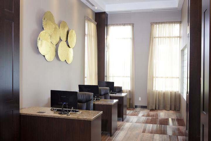 Best Western Plus Lamplighter Inn & Conference Centre