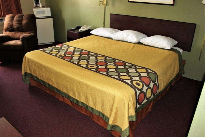 Room 16 of 16