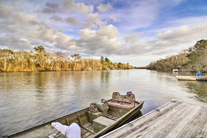 Secluded Santee River Island Retreat w / Dock!