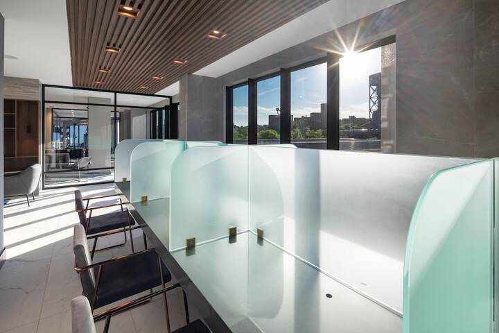 Global Luxury Suites at the Arches