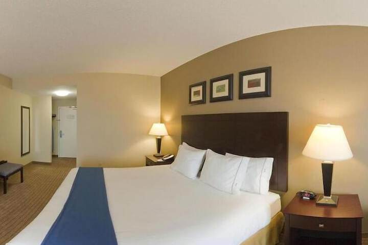 Holiday Inn Express Hotel & Suites Malone by IHG