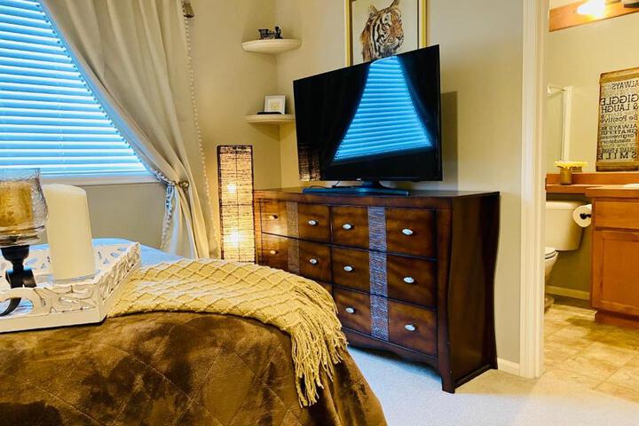 The Elegant & Cozy Retreat