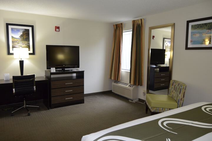 Room 25 of 57