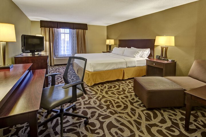 Room 12 of 24
